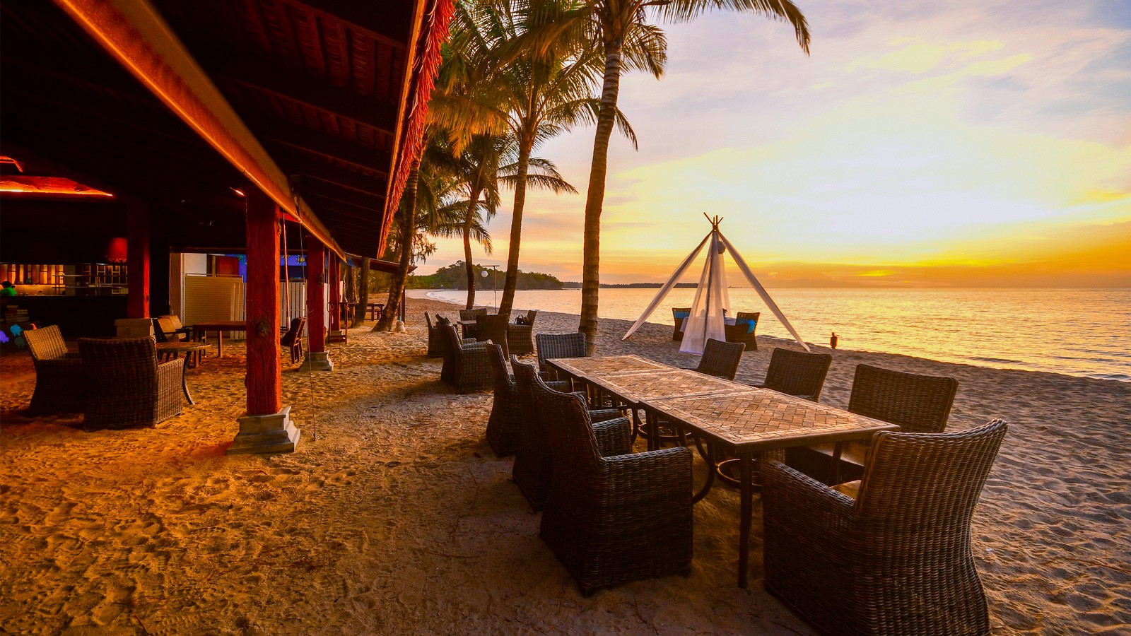 @Beach Bar and Restaurant